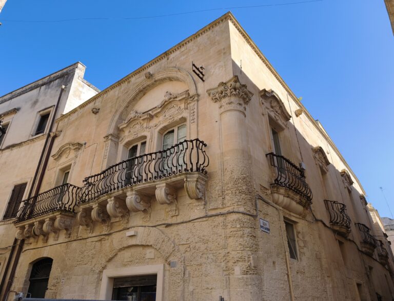 Palazzo Guido Lecce: 500 Years of Nobility & Luxury Stay